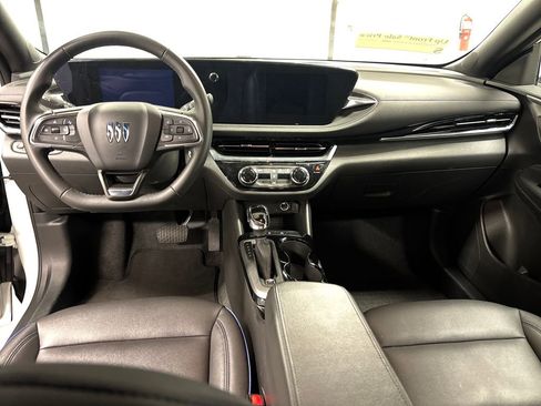 Used 2025 Buick Envista Sport Touring FWD image 27