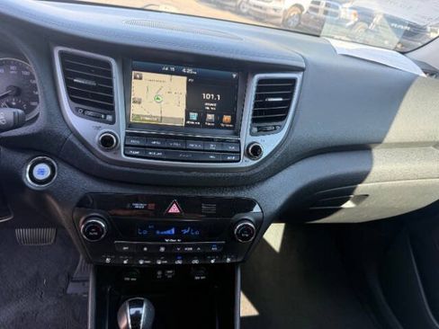 Used 2016 Hyundai Tucson Limited w/ Option Group 03 FWD image 14