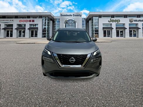 Used 2023 Nissan Rogue SV FWD image 3