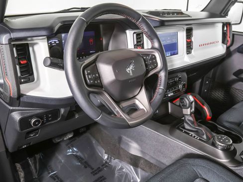 Used 2023 Ford Bronco Heritage Edition image 5