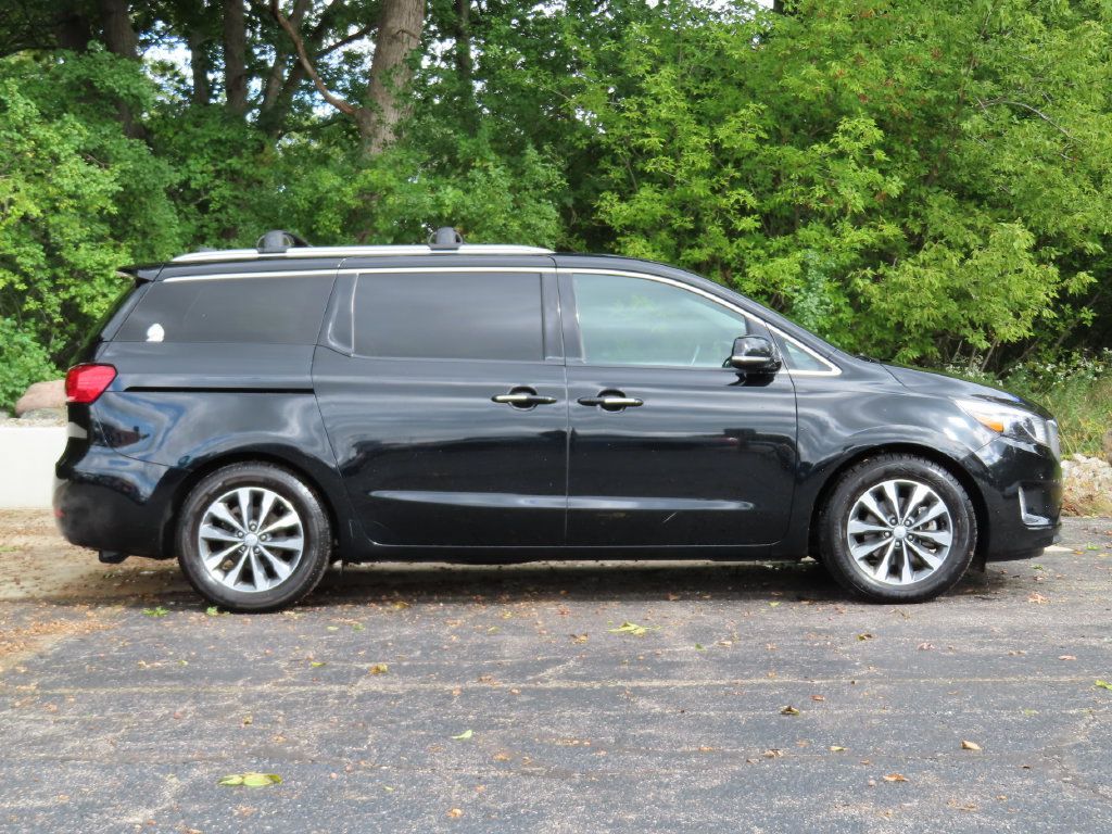 Used 2016 Kia Sedona SX FWD image 2