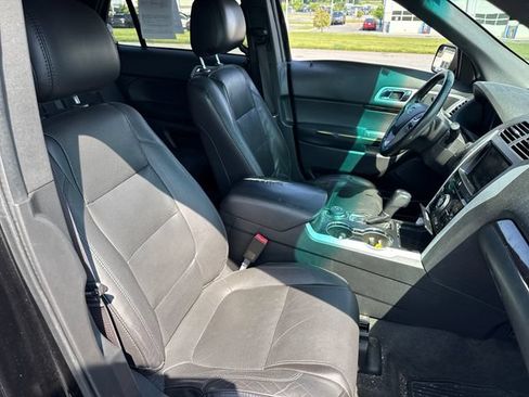 Used 2015 Ford Explorer Limited w/ Equipment Group 301A AWD/4WD image 13