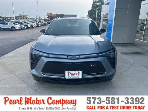 Used 2024 Chevrolet Blazer EV RS RWD image 2