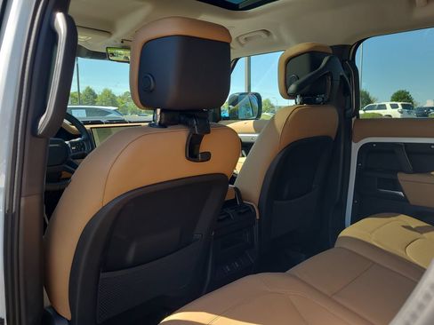 New 2026 Land Rover Defender 110 S AWD/4WD image 11