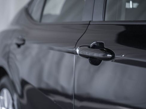 Used 2025 Toyota Camry LE image 13