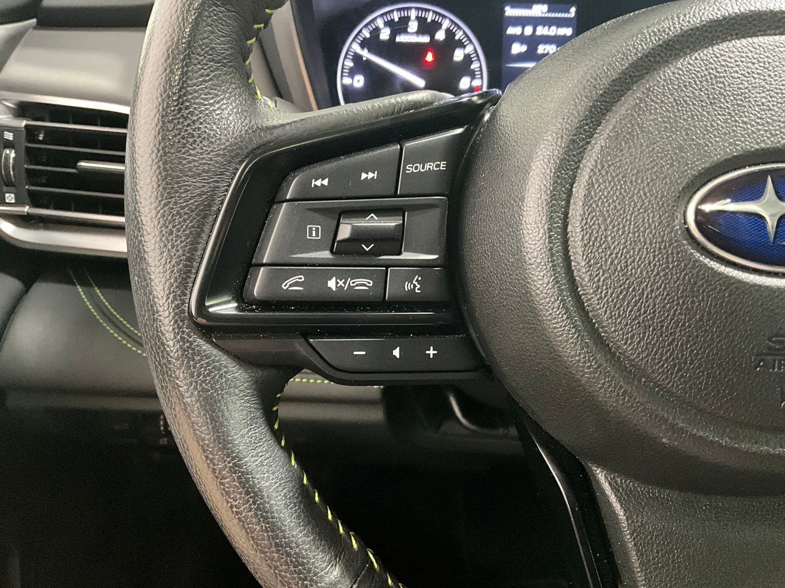 Used 2025 Subaru Outback Onyx Edition AWD/4WD image 18