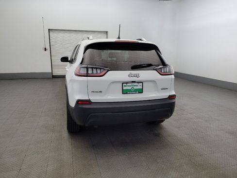 Used 2019 Jeep Cherokee Latitude Plus w/ Cold Weather Group AWD/4WD image 6
