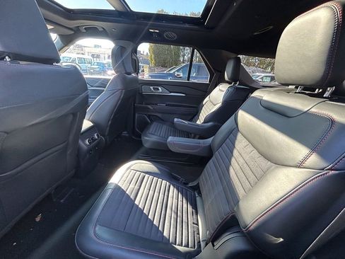 Used 2025 Ford Explorer ST-Line image 24