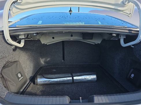 Used 2023 Volkswagen Jetta SE image 19