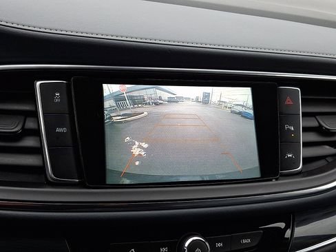 Used 2019 Buick Enclave Premium image 18