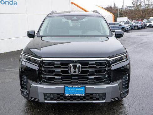 New 2026 Honda Pilot Touring image 3