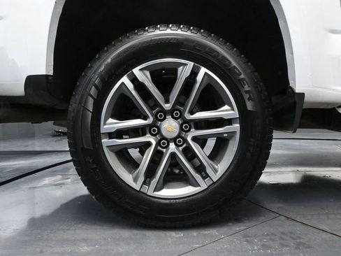 Used 2019 Chevrolet Colorado W/T w/ Custom Special Edition image 16