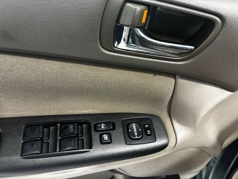 Used 2005 Toyota Camry LE FWD image 14