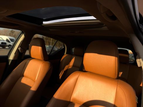 Used 2012 Lexus CT 200h Premium image 26