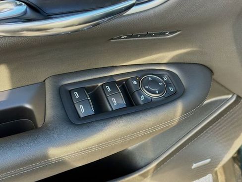 Used 2024 Cadillac XT6 Luxury FWD image 24