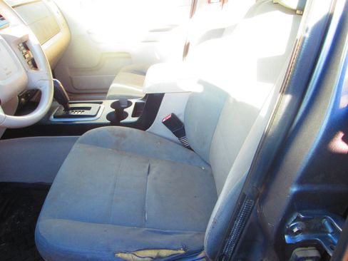 Used 2009 Ford Escape XLS image 8