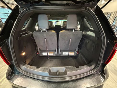 Used 2015 Ford Explorer XLT w/ Equipment Group 202A image 50