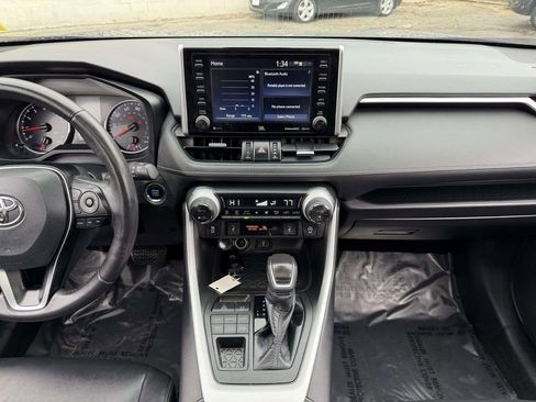 Used 2021 Toyota RAV4 XLE Premium image 21