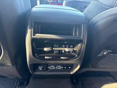 Used 2025 Jeep Grand Cherokee Limited AWD/4WD image 22