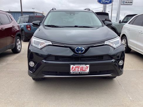 Used 2018 Toyota RAV4 Limited image 2