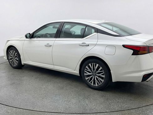 Used 2025 Nissan Altima 2.5 SV image 6