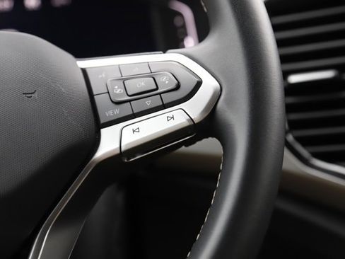 Used 2022 Volkswagen Atlas Cross Sport SE image 19