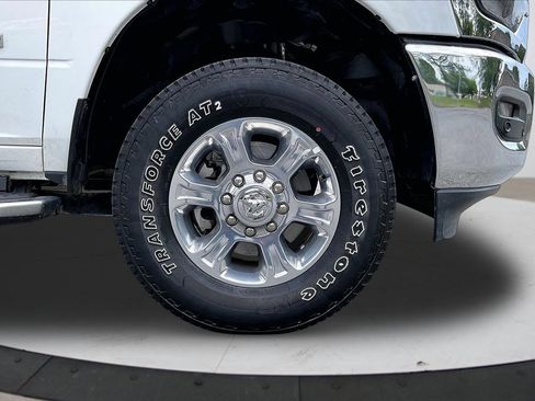 Used 2025 RAM 2500 Big Horn AWD/4WD image 34