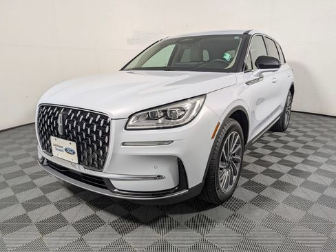 Used 2025 Lincoln Corsair Reserve w/ Towing Package FWD image 4