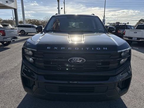 New 2026 Ford Expedition Active image 2