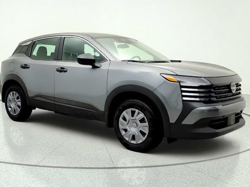 Used 2025 Nissan Kicks S FWD image 3