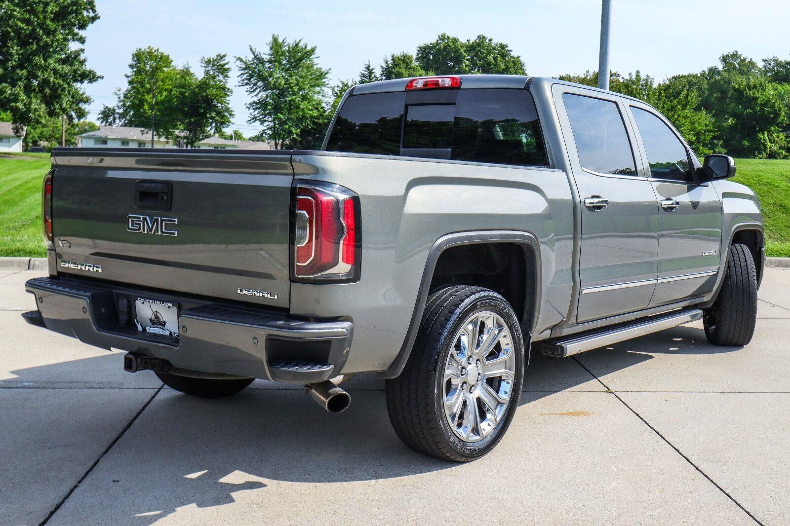 Used 2018 GMC Sierra 1500 Denali w/ Denali Ultimate Package AWD/4WD image 18