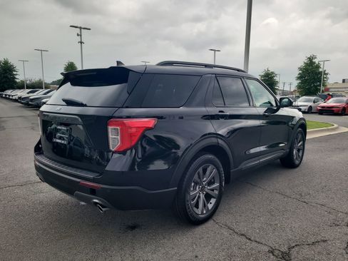 Used 2022 Ford Explorer XLT w/ Equipment Group 202A RWD image 3