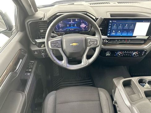 Used 2023 Chevrolet Silverado 1500 LT AWD/4WD image 10