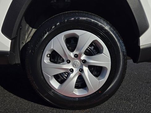Used 2024 Toyota RAV4 LE image 32
