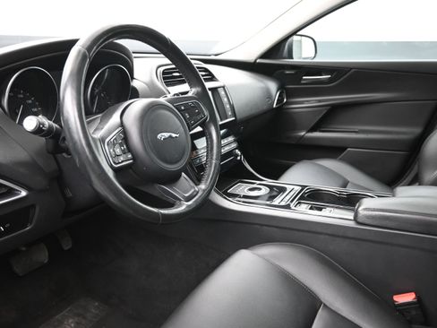 Used 2017 Jaguar XE Premium AWD/4WD image 10