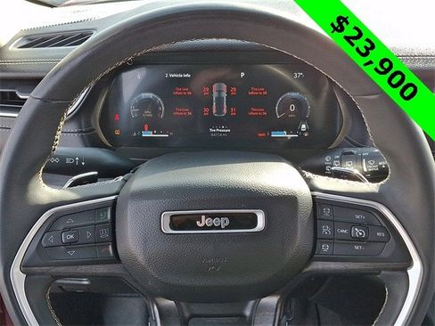 Used 2023 Jeep Grand Cherokee Limited image 19