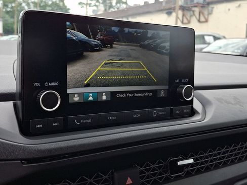 Used 2025 Honda Accord SE image 19