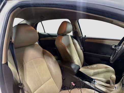 Used 2010 Chevrolet Malibu LT w/ Premium Mat Package FWD image 18