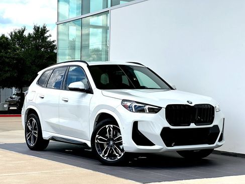 New 2026 BMW X1 xDrive28i w/ Technology Package AWD/4WD image 1