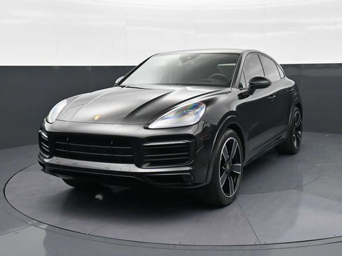 Certified 2023 Porsche Cayenne GTS AWD/4WD image 31