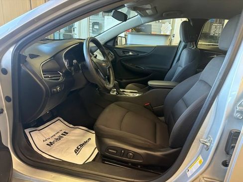 Used 2019 Chevrolet Malibu LT FWD image 18