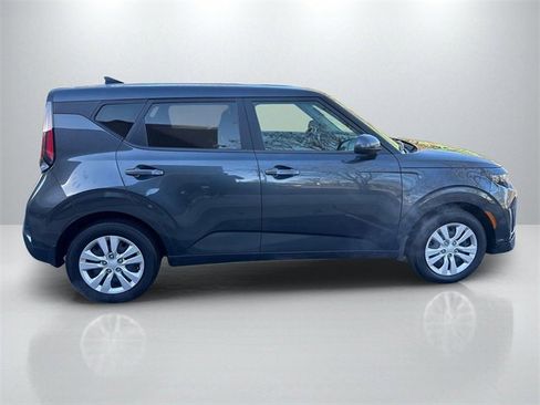 Certified 2024 Kia Soul LX image 8