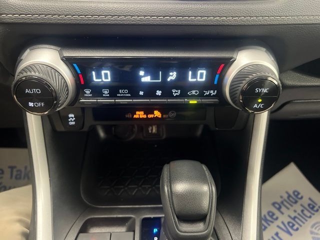 Used 2024 Toyota RAV4 XLE AWD/4WD image 27