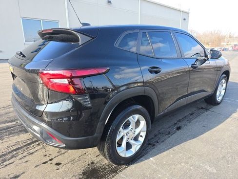 Certified 2025 Chevrolet Trax LS w/ LS Convenience Package image 5