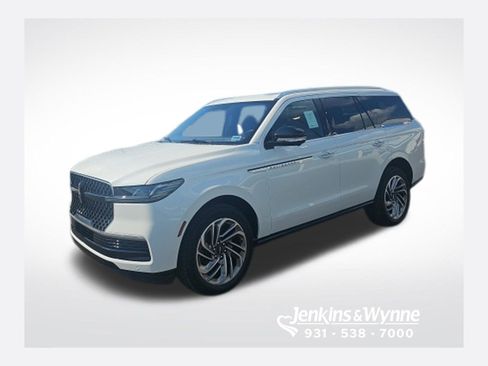 New 2025 Lincoln Navigator Reserve AWD/4WD image 1