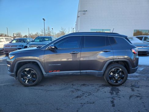 Used 2019 Jeep Compass Latitude w/ Cold Weather Group image 4