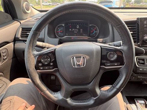 Used 2019 Honda Pilot Touring image 14