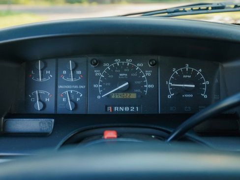 Used 1994 Ford Bronco XLT image 3