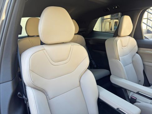 Used 2025 Volvo EX90 Ultra AWD/4WD image 38