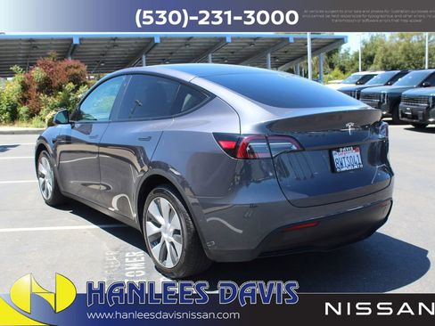 Used 2021 Tesla Model Y Long Range AWD/4WD image 9